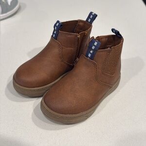 Brown cat & jack boots